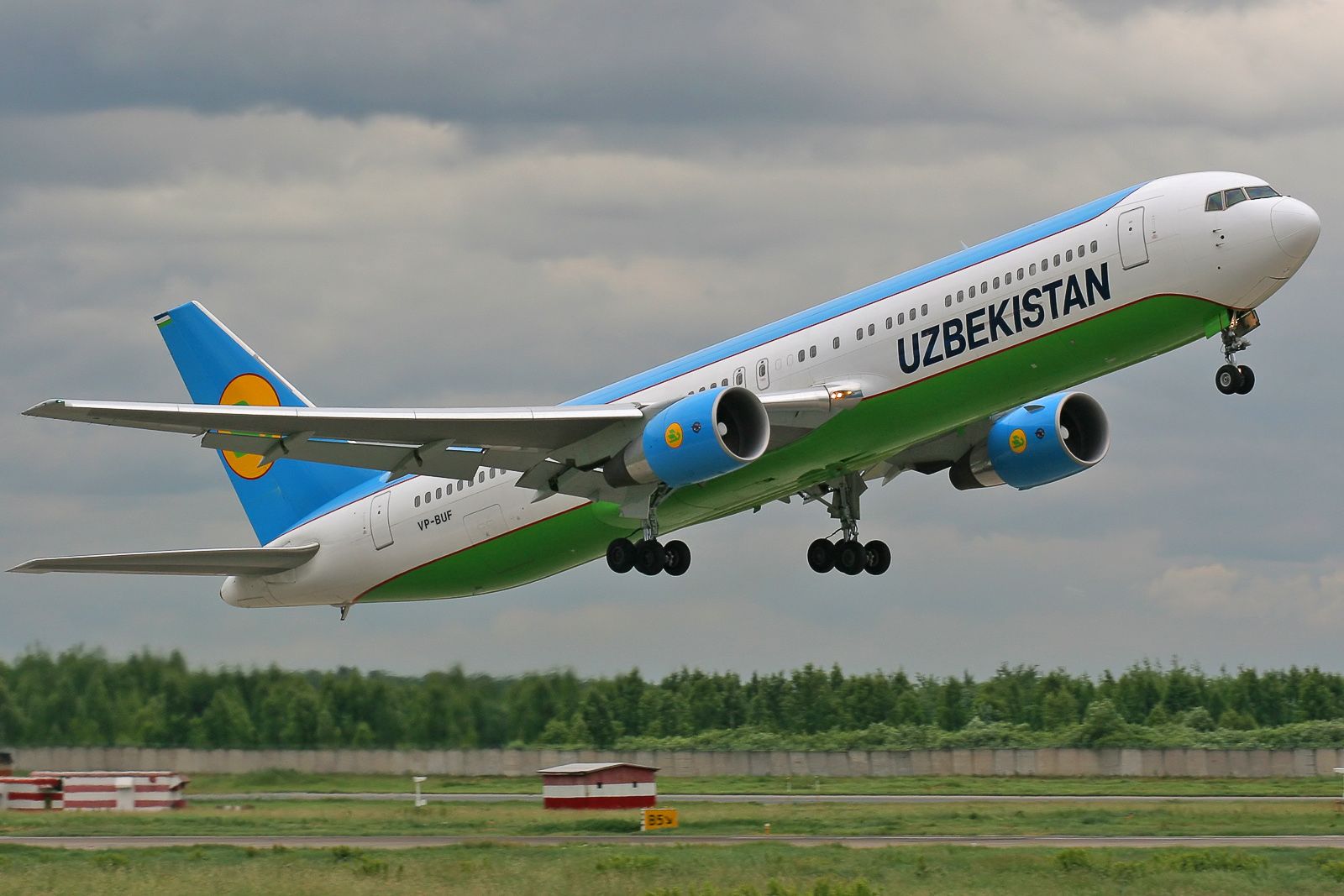 Commercial airplane - Flight ticketing services