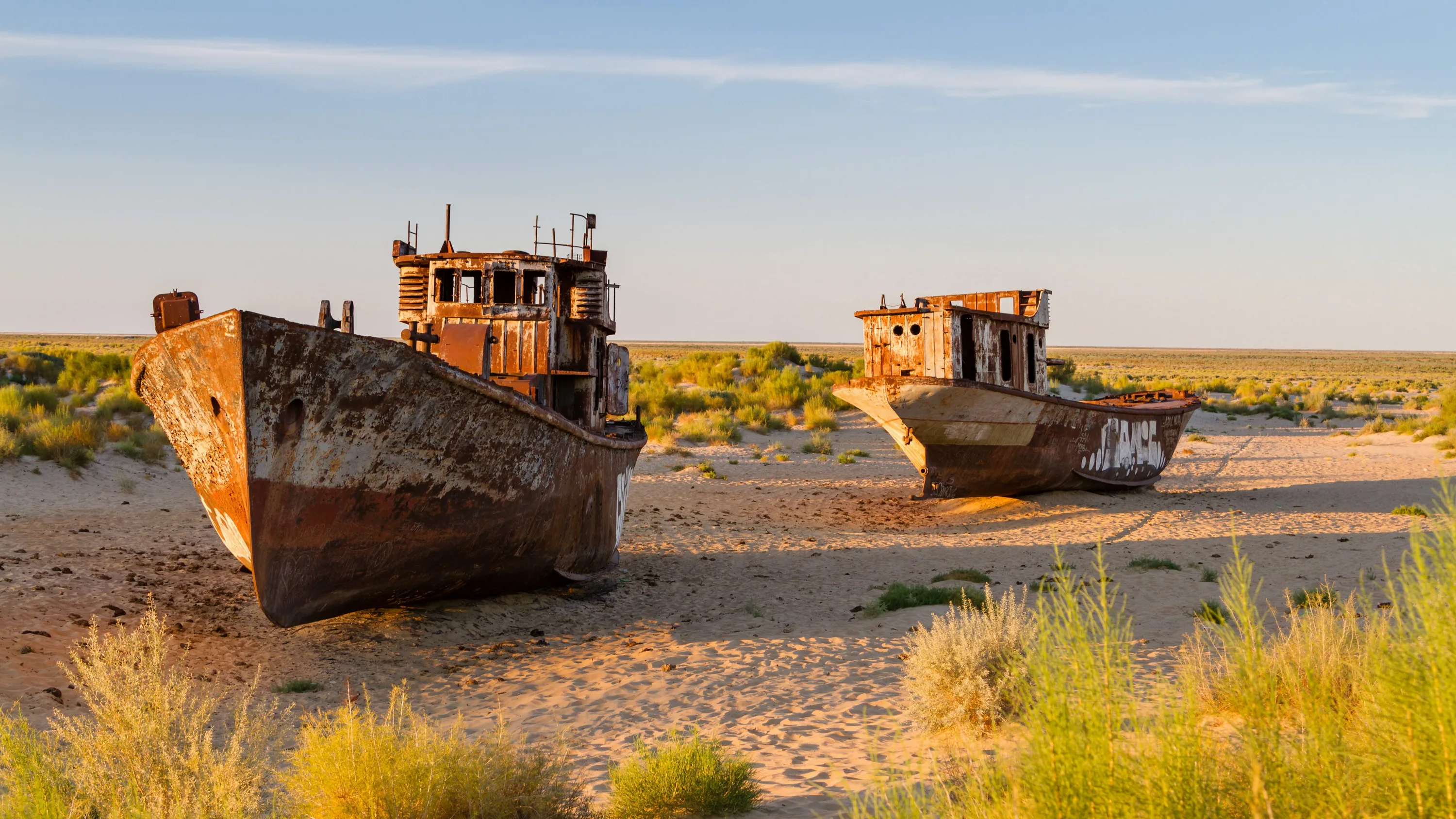 Aral Sea expedition - Desert landscapes and ship cemetery